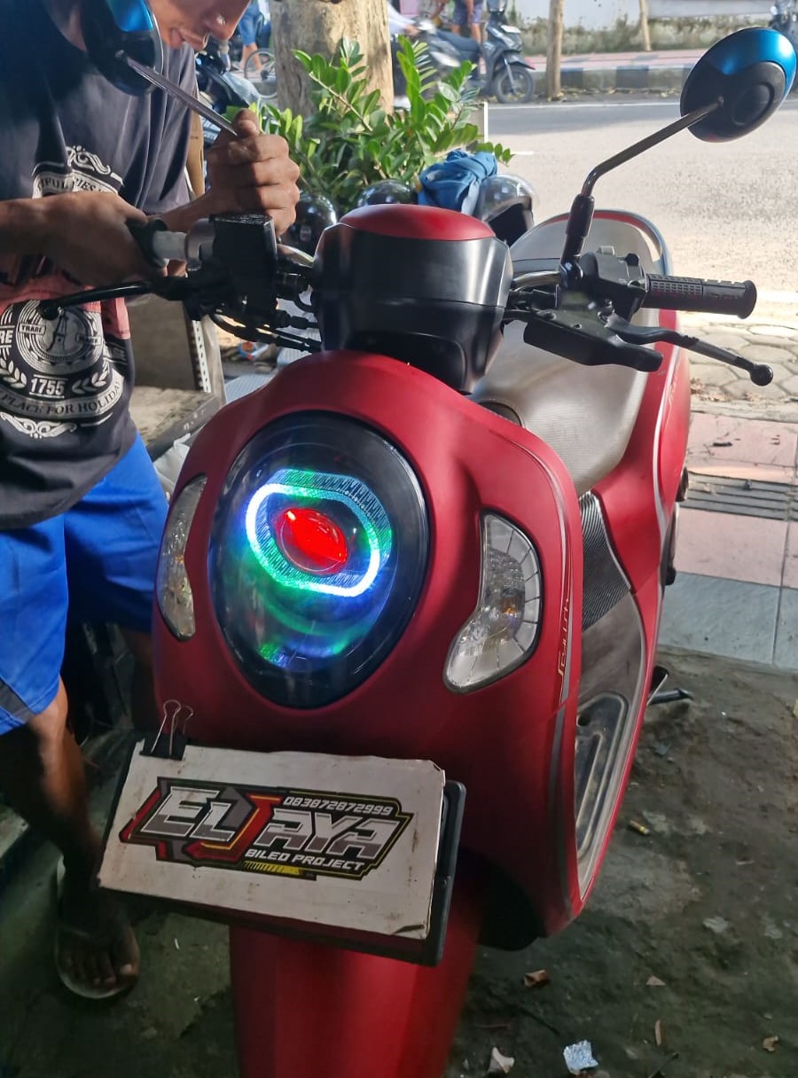 Scoopy Shroud Cristal RGB
