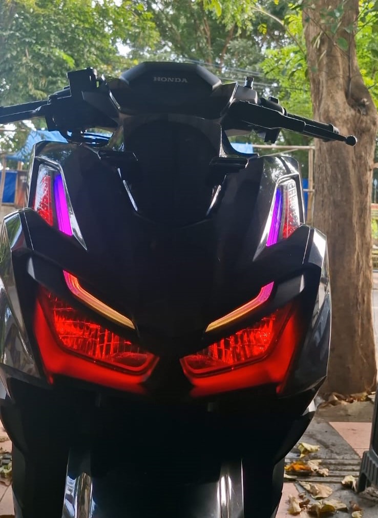 Pemasangan lampu alis motor